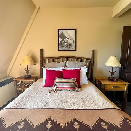 Sheridan Inn - Best Western Signature Collection