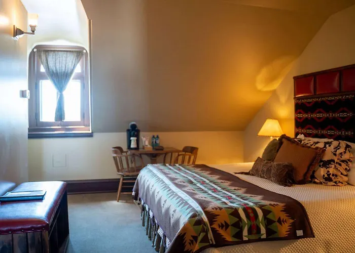 - Western Signature Collection Inn Sheridan
