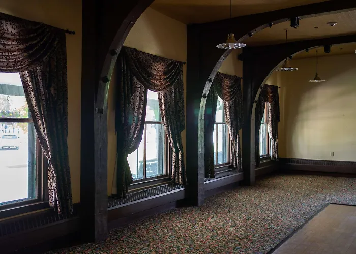 - Western Signature Collection Inn 2*