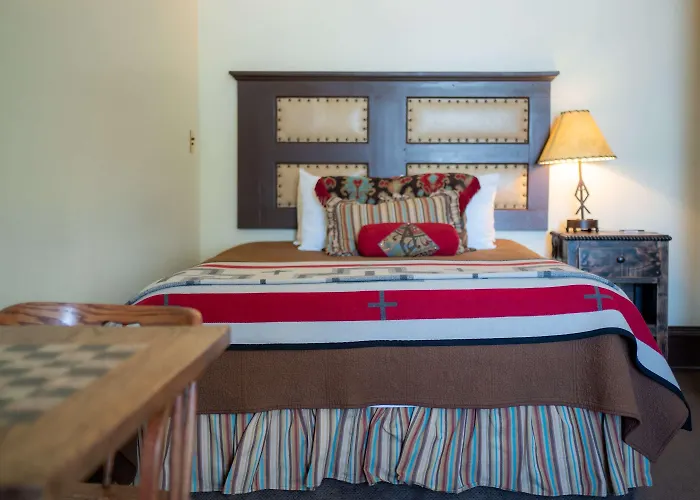 - Western Signature Collection Inn Sheridan